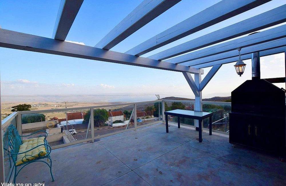 209529 מתחם החוץ המשקיף לכנרת, וילה סלו מול הכנרת, וילה  בנוף כנרת וילות - Vila 4 U