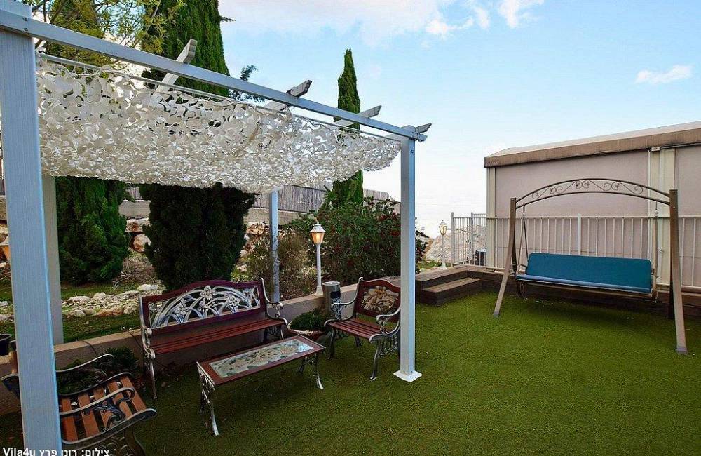 209536 מתחם החוץ המשקיף לכנרת, וילה סלו מול הכנרת, וילה  בנוף כנרת וילות - Vila 4 U