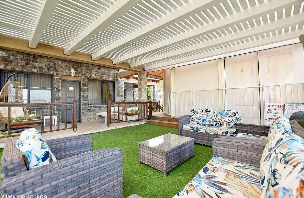 209545 מתחם החוץ המשקיף לכנרת, וילה סלו מול הכנרת, וילה  בנוף כנרת וילות - Vila 4 U