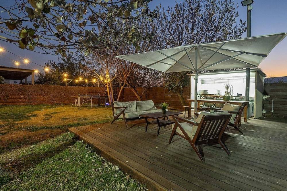 209870 המתחם בערב, וילה שירת הנחל, וילה  בשדה נחמיה וילות - Vila 4 U