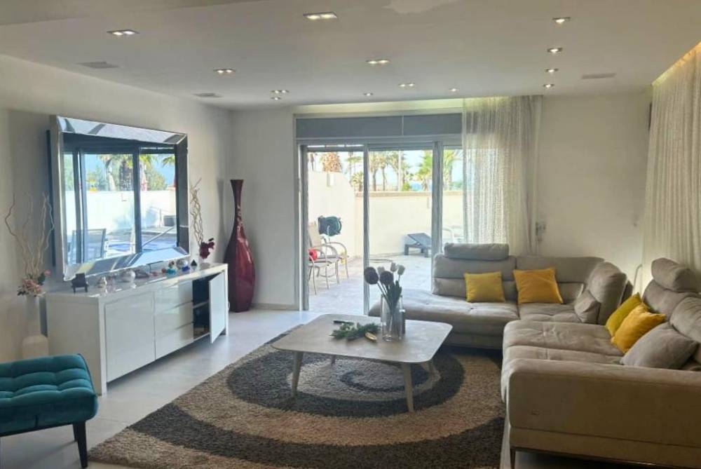 210211 מתחם פנימי, וילה לב הים, וילה  באשדוד וילות - Vila 4 U