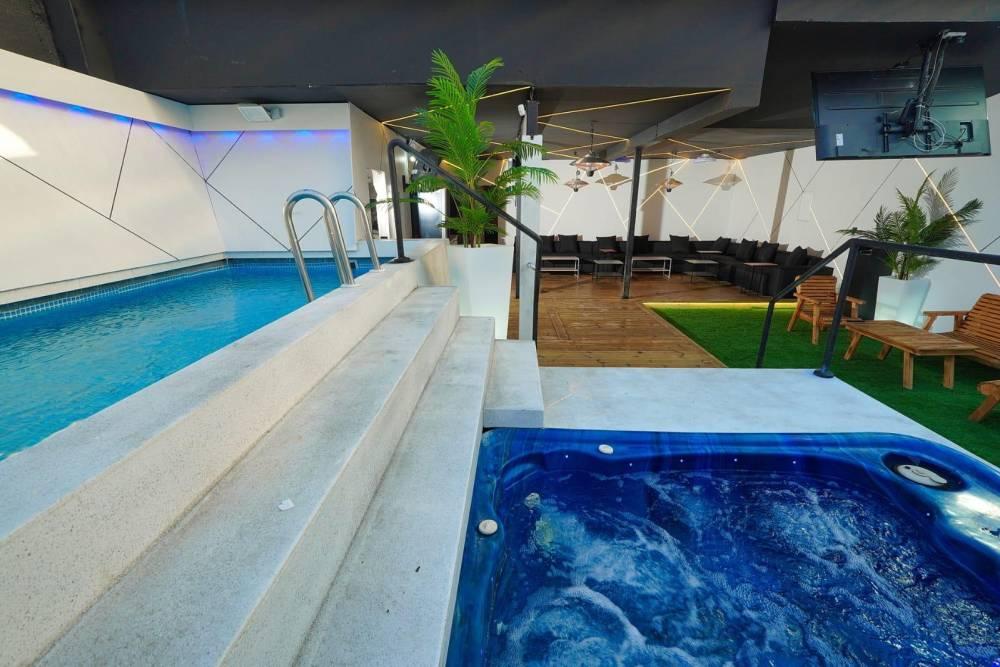 210247 מתחם חיצוני, מתחם האירוח וויט - White, וילה  בהוד השרון וילות - Vila 4 U