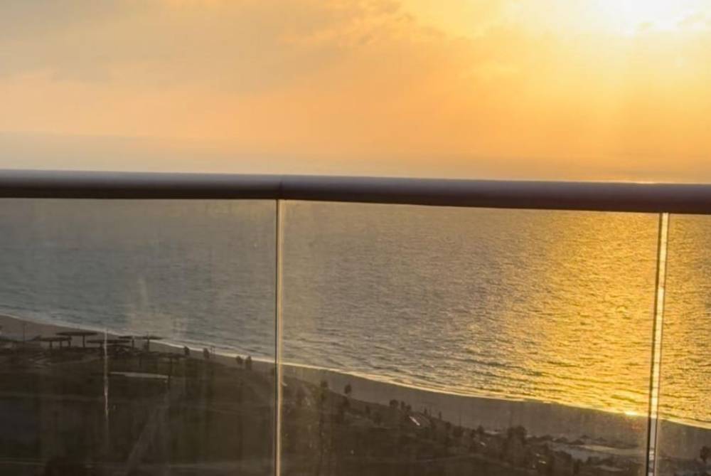 210684 מתחם הגג והבריכה, רויאל פנטהאוז, וילה  בבת ים וילות - Vila 4 U