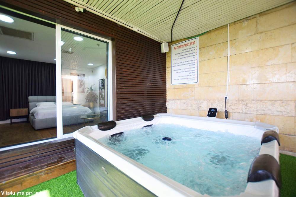 210709 מתחם הבריכה, לופט ליאן נתניה, וילה  בנתניה וילות - Vila 4 U