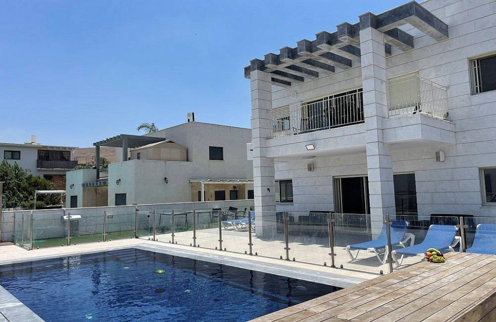 211154 וילה לבנה יבנאל, וילה לבנה יבנאל, וילה  ביבנאל וילות - Vila 4 U