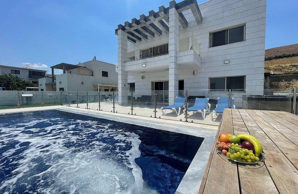 211160 וילה לבנה יבנאל, וילה לבנה יבנאל, וילה  ביבנאל וילות - Vila 4 U