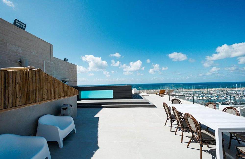 212005 מתחם הגג, הבריכה ונוף לים, פנטהאוז שונית אשקלון, וילה  באשקלון וילות - Vila 4 U