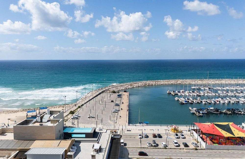 212010 מתחם הגג, הבריכה ונוף לים, פנטהאוז שונית אשקלון, וילה  באשקלון וילות - Vila 4 U