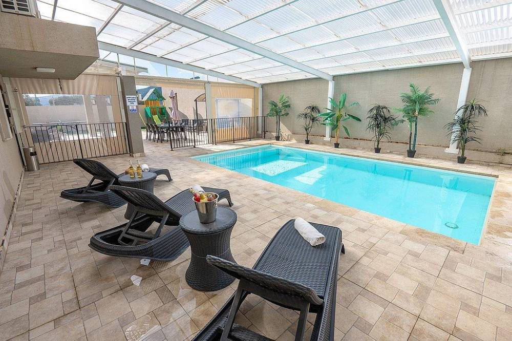 212287 מתחם מקורה בריכה וג'קוזי, אחוזת גליל, וילה  בספסופה וילות - Vila 4 U