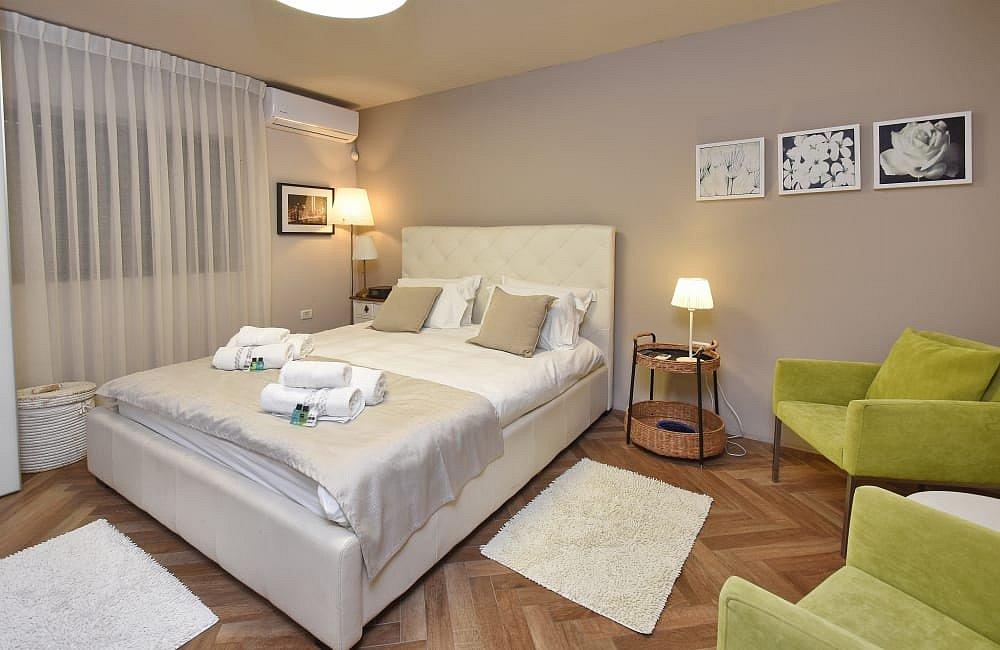 213373 גלרית פנים, וילה מצפה הוד, וילה  בפוריה כפר עבודה וילות - Vila 4 U