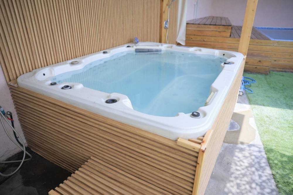 213695 מתחם חיצוני, אחוזת הר טוב, וילה  בבית שמש וילות - Vila 4 U