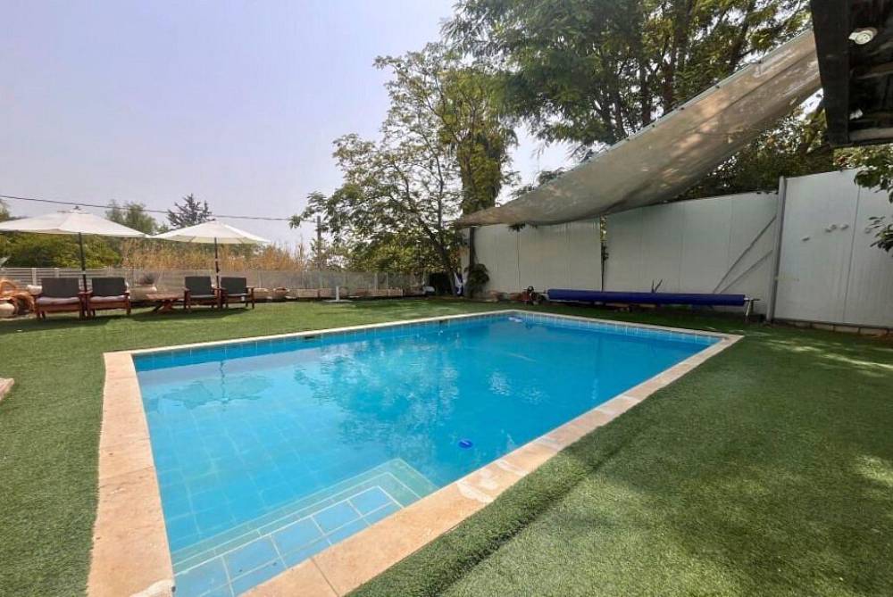 214490 המתחם החיצוני, וילה כורזים, וילה  בכורזים וילות - Vila 4 U