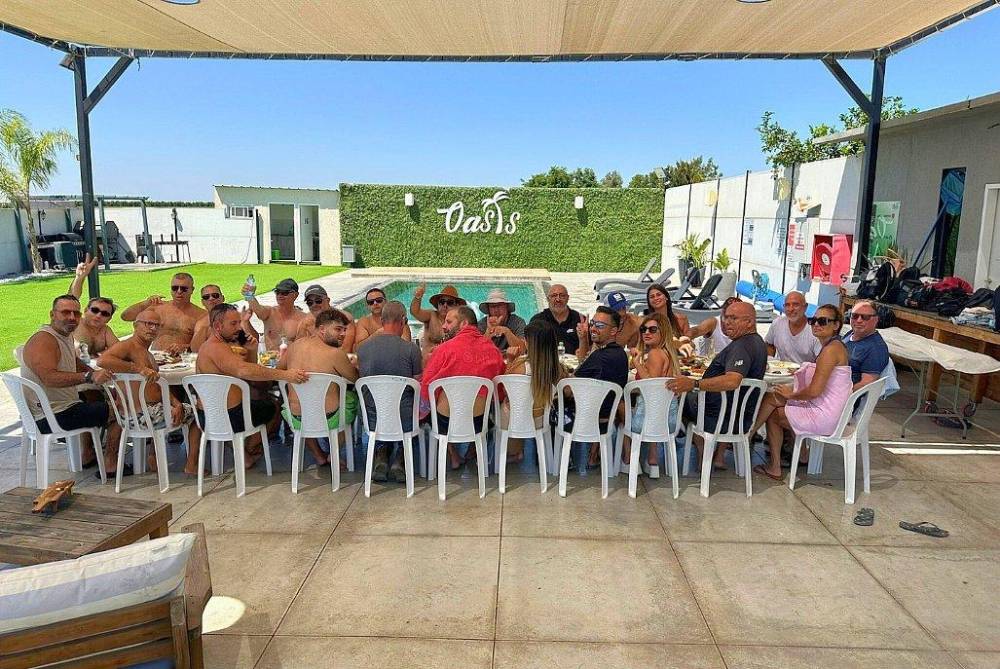 214895 חוגגים אצלנו, אואזיס, וילה  בשדה צבי וילות - Vila 4 U