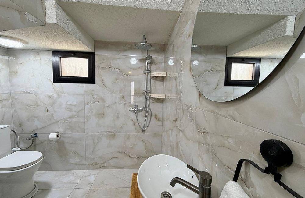 215215 גלרית פנים, וילה אדינביל בגליל, וילה  בירכא וילות - Vila 4 U