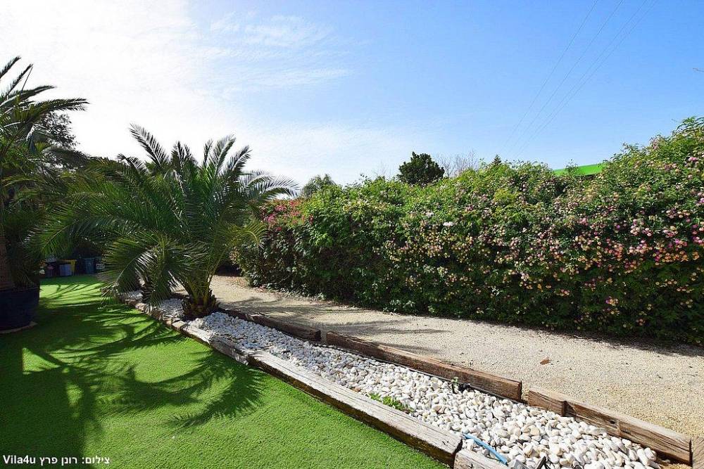 215273 מתחם החצר, ויליג' קומפלקס ריזורט, וילה  בניר בנים וילות - Vila 4 U