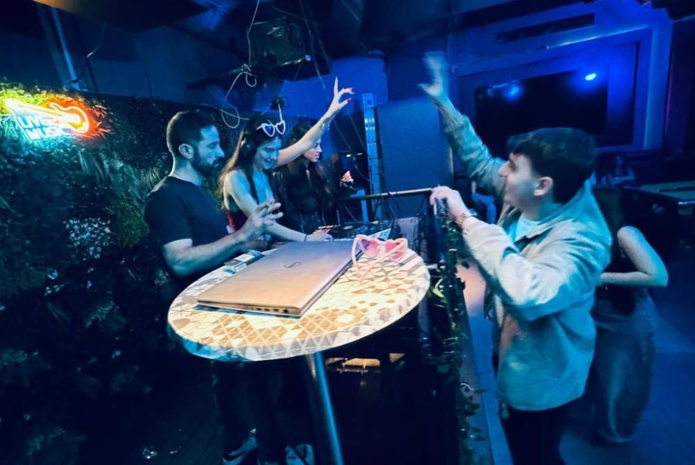 215671 חוגגים בסאני לופט, סאני לופט, וילה  בפתח תקווה וילות - Vila 4 U