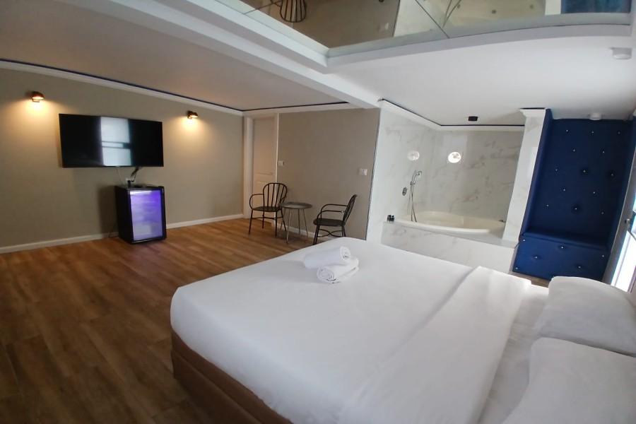 217113 יחידות אירוח עם ג'קוזי, כפר הים, וילה  בנתניה וילות - Vila 4 U