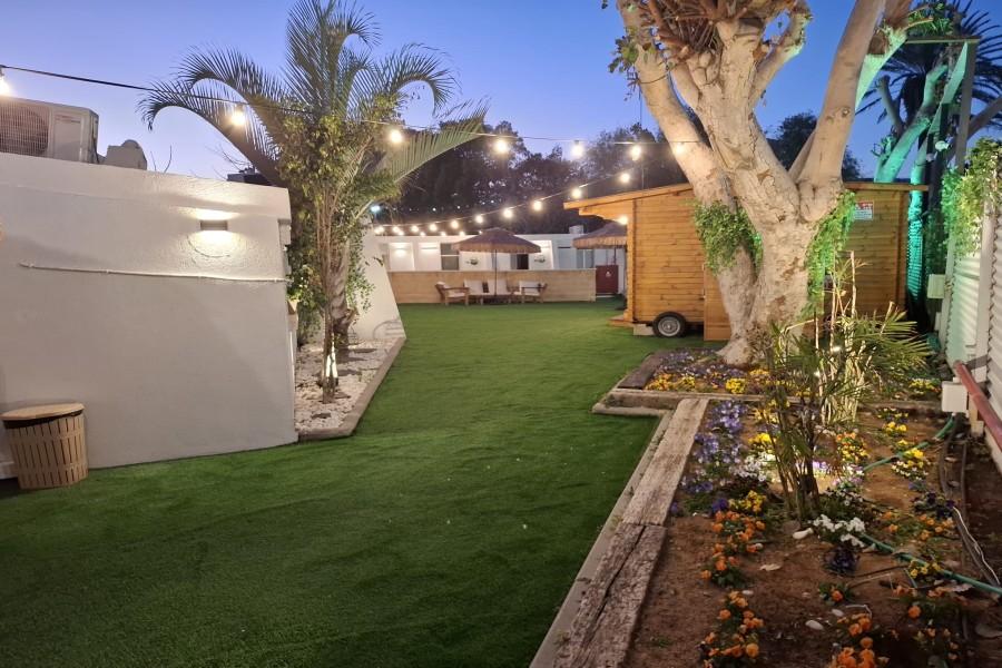 217148 מתחם חיצוני הבריכה והג'קוזי, כפר הים, וילה  בנתניה וילות - Vila 4 U