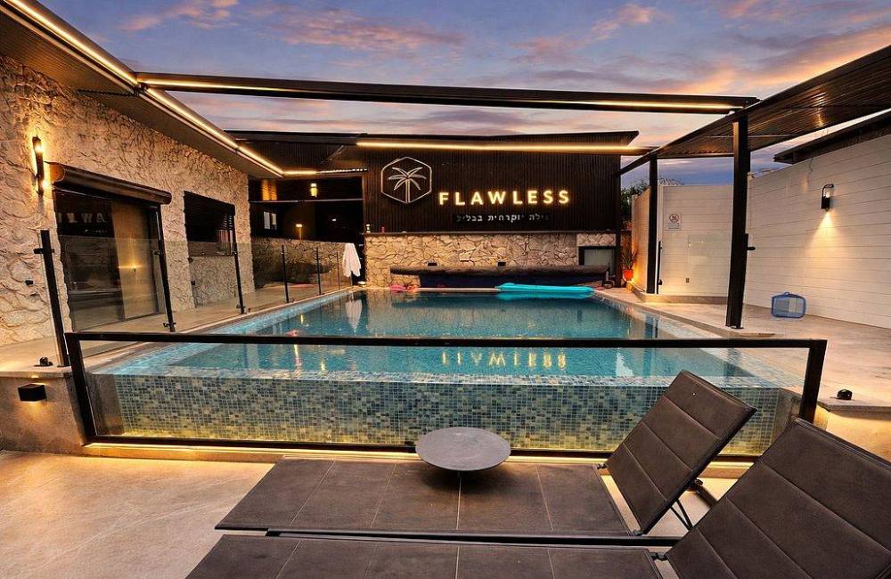 218455 גלריה כללית, וילה פלואלס בוטיק, וילה  בדלתון וילות - Vila 4 U