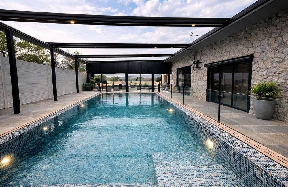 218482 גלריית חוץ, וילה פלואלס בוטיק, וילה  בדלתון וילות - Vila 4 U