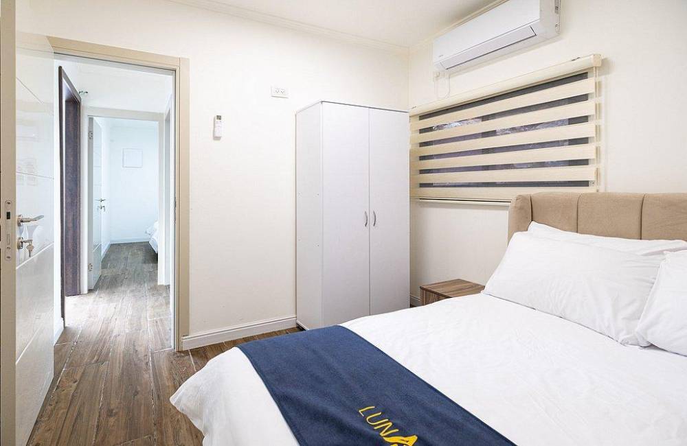 218654 הסוויטות במתחם, אחוזת לונריה, וילה  בירכא וילות - Vila 4 U