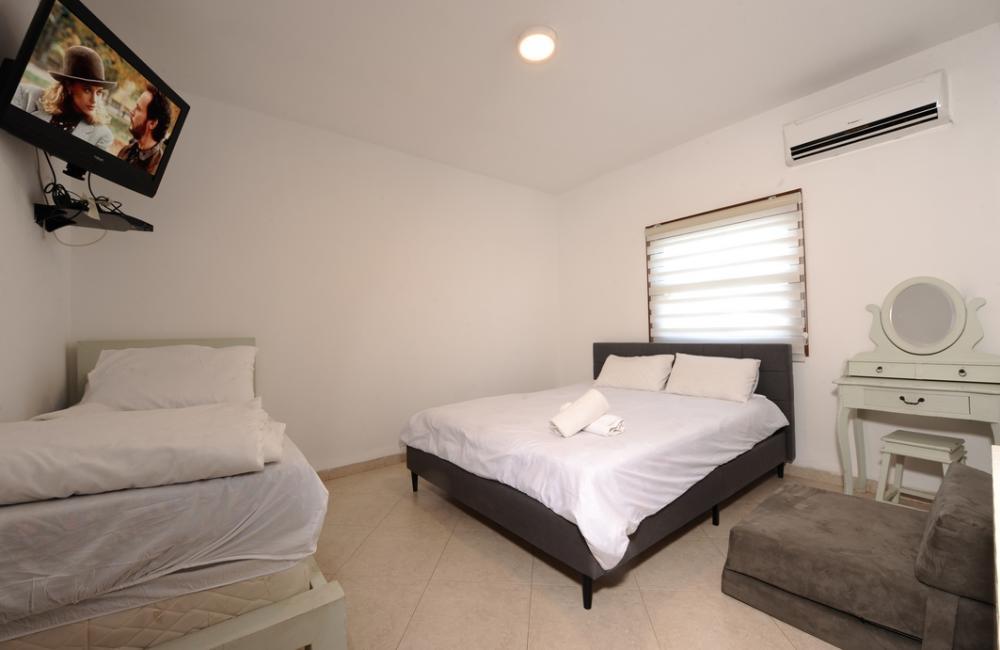 219012 הוילה, אחוזת מרלו - MERLOT, וילה  בדלתון וילות - Vila 4 U