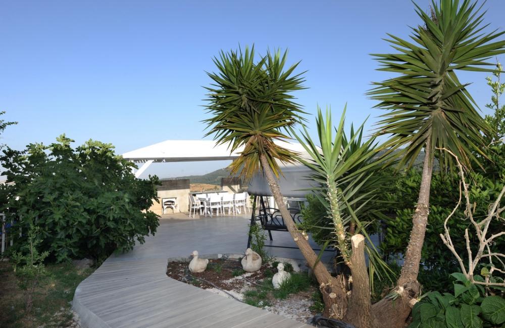 219075 המתחם החיצוני, אחוזת מרלו - MERLOT, וילה  בדלתון וילות - Vila 4 U