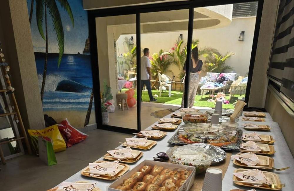 219239 אירועים במקום, החצר בטיילת - אירועים ליד הים, וילה  באשדוד וילות - Vila 4 U