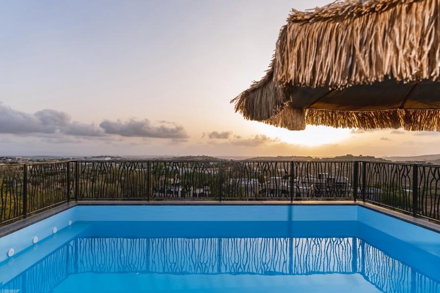 219280 גלריה כללית, סוויטות על הפסגה, וילה  בירכא וילות - Vila 4 U