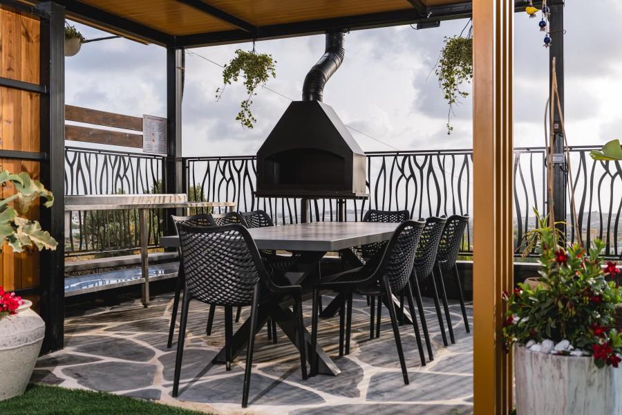 219346 המתחם החיצוני הנוף וחדר האוכל, סוויטות על הפסגה, וילה  בירכא וילות - Vila 4 U