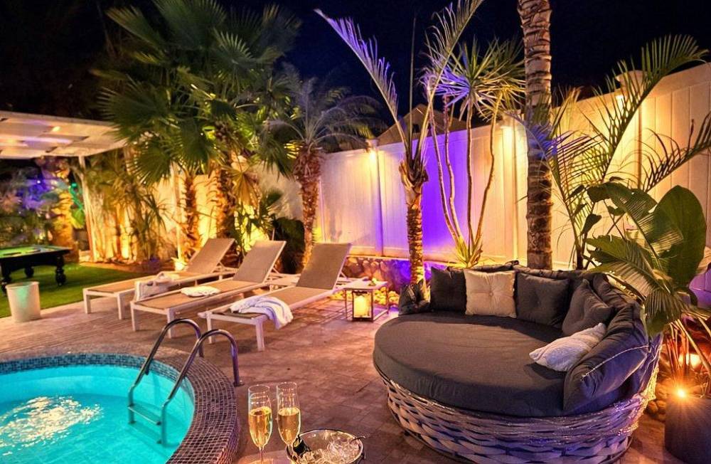 219394 חצר הוילה, וילה תלתן, וילה  באילת וילות - Vila 4 U