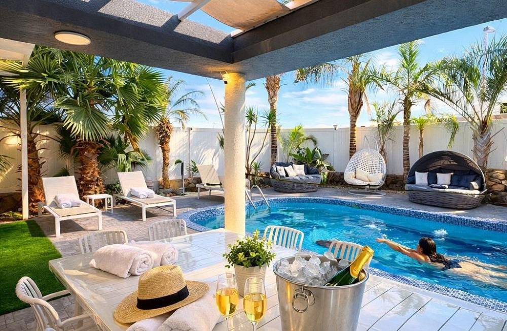 219399 חצר הוילה, וילה תלתן, וילה  באילת וילות - Vila 4 U