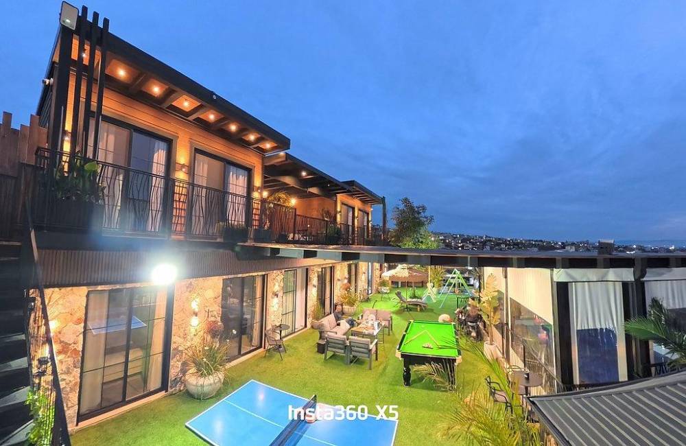 219465 המתחם החיצוני הנוף וחדר האוכל, סוויטות על הפסגה, וילה  בירכא וילות - Vila 4 U