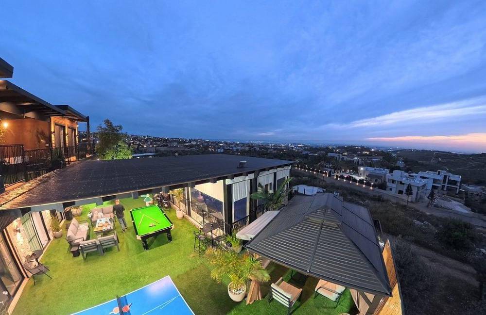 219469 המתחם החיצוני הנוף וחדר האוכל, סוויטות על הפסגה, וילה  בירכא וילות - Vila 4 U