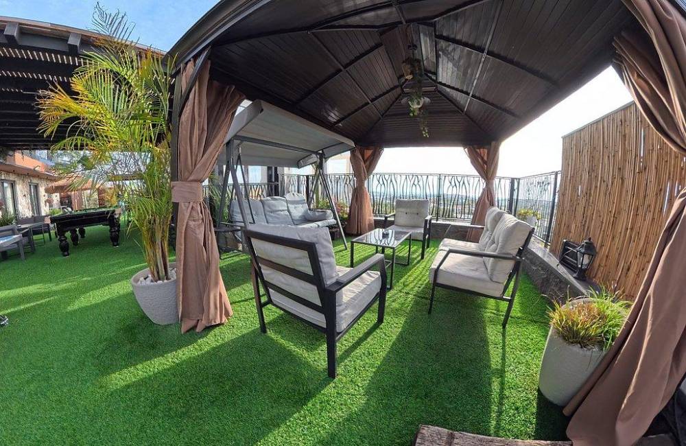 219480 המתחם החיצוני הנוף וחדר האוכל, סוויטות על הפסגה, וילה  בירכא וילות - Vila 4 U