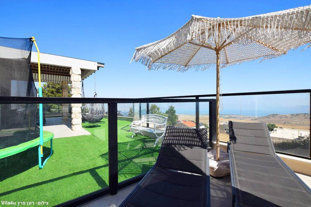 225828 מתחם הבריכה והג'קוזי, וילה נוף כנרת - Villa Nofe Kinneret, וילה  בנוף כנרת וילות - Vila 4 U