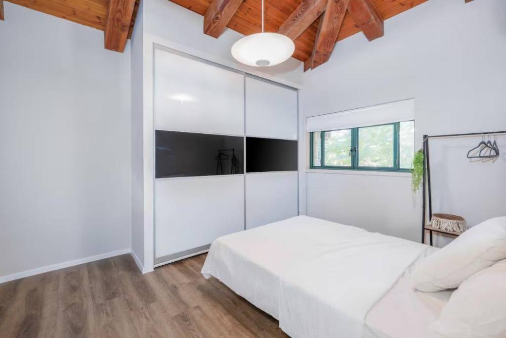 229616 חדרי השינה והרחצה, אחוזת בלו ביי נתניה - Blue Bay Mansion, וילה  בנתניה וילות - Vila 4 U