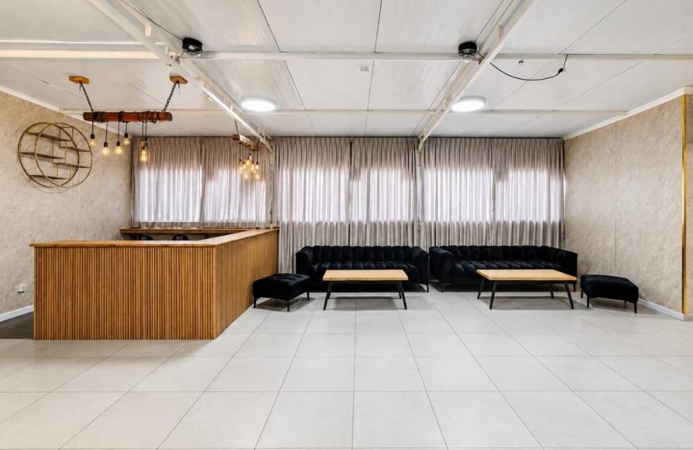 233390 מתחם פנים בריכה וחוץ, לופט גולדן R, וילה  בעבדון וילות - Vila 4 U