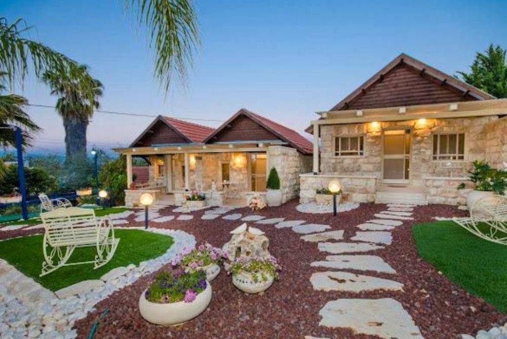 238272 מתחם חיצוני, אחוזת טריו במושבה, וילה  בראש פינה וילות - Vila 4 U