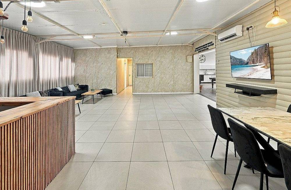 239644 מתחם החוץ, בריכה ופנים, וילה גולדן R, וילה  בעבדון וילות - Vila 4 U