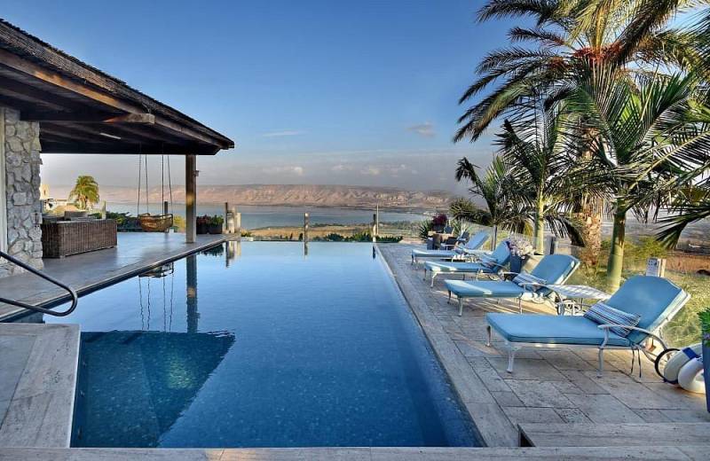 וילה ספא בצל השקד הבריכה והנוף