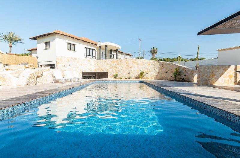 וילה אקסודוס - מתחם הבריכה